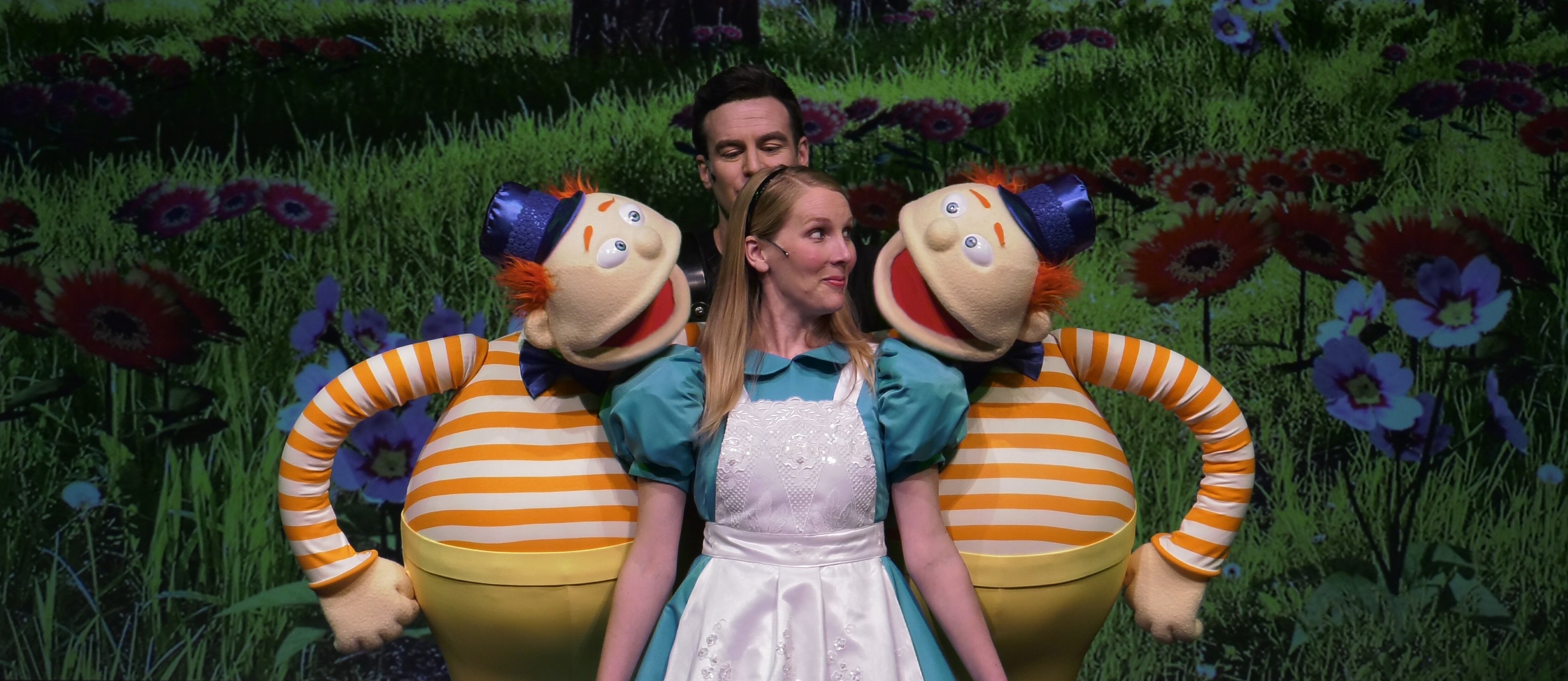 DLux Puppets: Alice In Wonderland