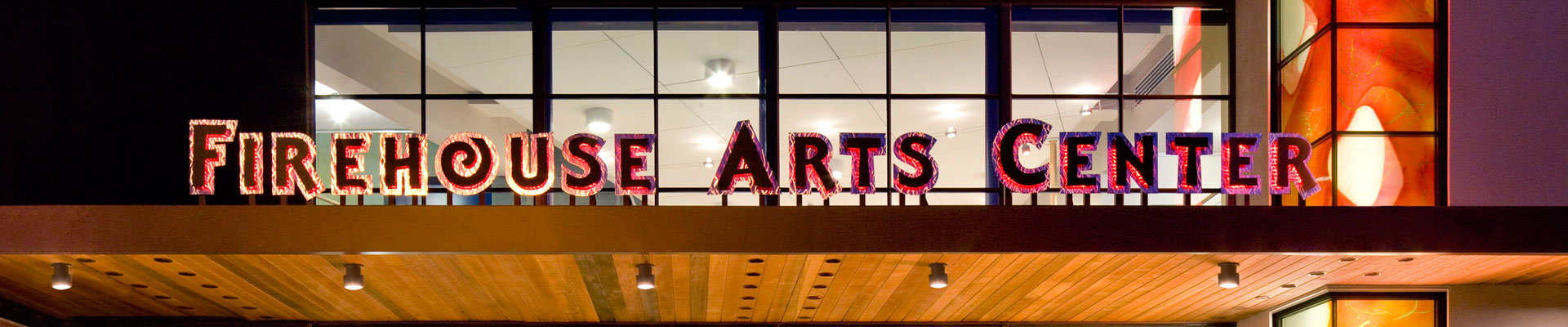 Firehouse-Arts-Center-Railroad-Avenue-Entrance